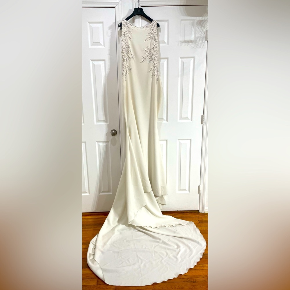 Elegant White Wedding Dress